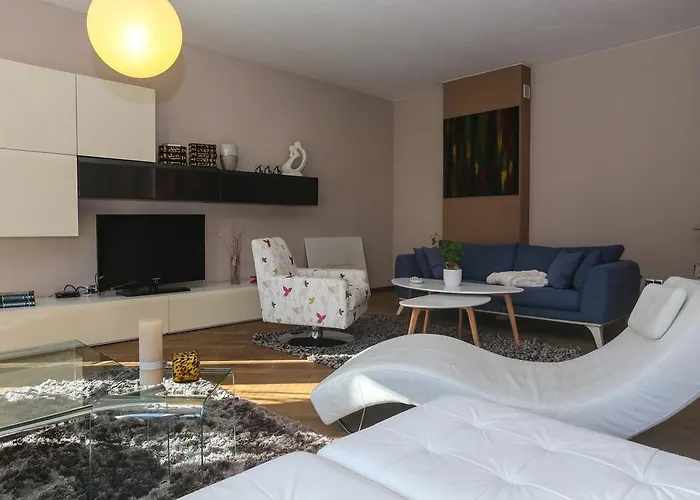 Farah Superior Bihać